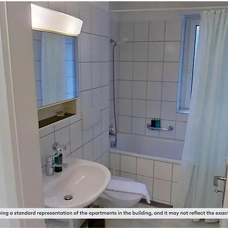 아파트 Basic 2br With Sofa Bed In Seebach 취리히
